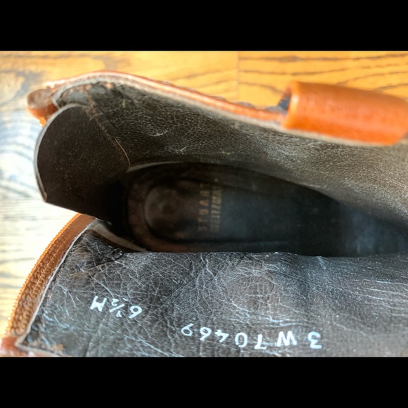 Brown leather short boots - Picture 3 of 7